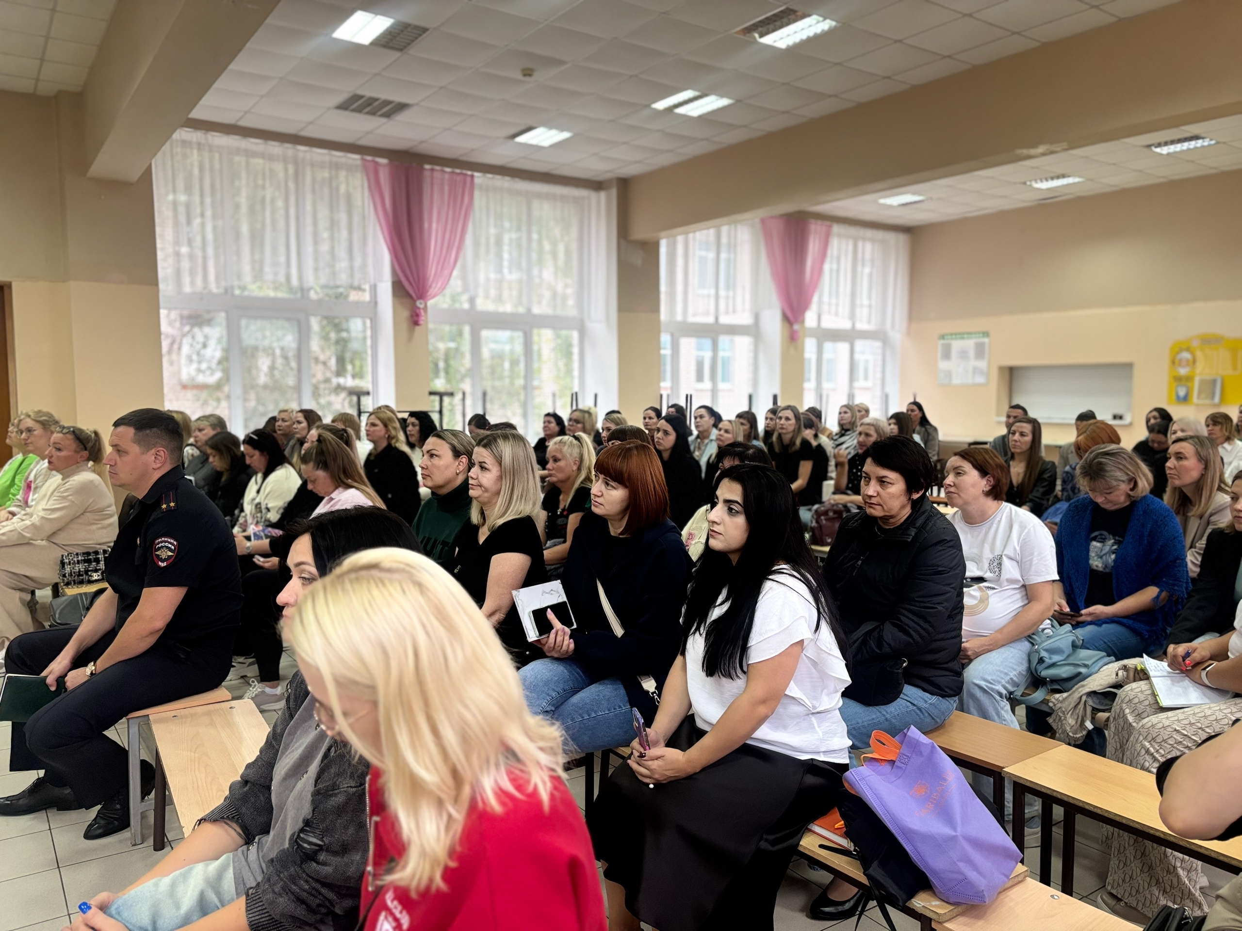Провели родительское собрание в школе п. Новосемейкино.